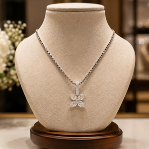 Colgante de flor con diamantes naturales en oro blanco de 18 quilates |   Elegante Collar de Diamantes con Diseño Floral para Mujer |   Colección de Regalos de Joyería Fina de Lujo - Product Image 4