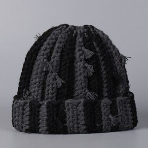 Gorros de Invierno de Punto Grueso con Diseño de Calavera Desgastada para Mujer, Gorros de Hip Hop Personalizados al por Mayor - Product Image 4