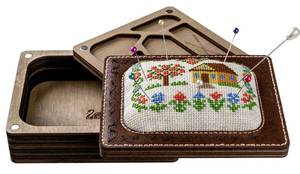 Compact Handmade Beaded Jewelry Case for <b>Vanity</b> Use - Product Image 2