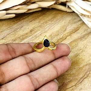 Nouvel Arrivage : Bagues en Laiton, Bague Délicate en Pierre de Soleil, Bijoux Bohèmes en Laiton pour Femme, Bague Couronne Ondulée Plaqué Or 18 carats pour Vente en Gros/OEM/ODM - Product Image 4