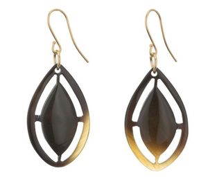 Boucles d'oreilles ethniques pendantes en forme de corne, faites à la main par un artisan, bijoux bohèmes à suspendre, accessoires de mode légers, article cadeau, design de luxe - Product Image 4