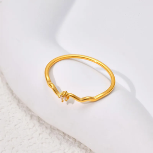 Anillo de Acero Inoxidable Geométrico de Diseño con Perla de Agua Dulce, Chapado en Oro Real de 18K, Joyería de Moda Duradera para Mujer - Product Image 3