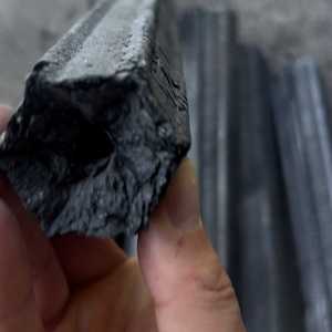 Carbón Vegetal en Briquetas AVC Tipo A, de Aserrín Hexagonal, 3.0-5.0% de Ceniza, Sin Humo, para Hookah y Barbacoa, Listo para Venta al por Menor, Caja de 15 kg - Product Image 3