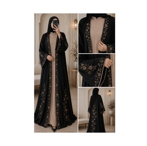 Abaya moderne pour femme, best-seller, élégante et modeste, coupe longue, idéale pour le quotidien, le Ramadan et les événements spéciaux, en vente. - Product Image 1
