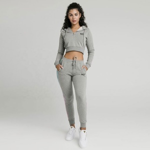 Conjunto Deportivo de Dos Piezas para Mujer, Chaqueta Cortavientos con Bloques de Color y Pantalones Jogger Cortos, Transpirable - Product Image 2