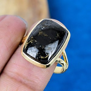 Bague en shungite naturelle en forme de coussin, or 18 carats micro-plaqué sur argent sterling 925 - Product Image 3