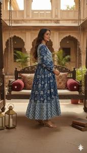 Robe longue maxi à volants en coton bleu indigo imprimé au bloc, col en V, style ethnique indien bohème, pour femme, idéale pour l'été et les fêtes - Product Image 4