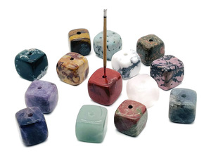 Porte-encens en cristal naturel, support en pierre précieuse, forme carrée polie pour la décoration de la maison, Feng Shui, méditation, yoga - Product Image 3