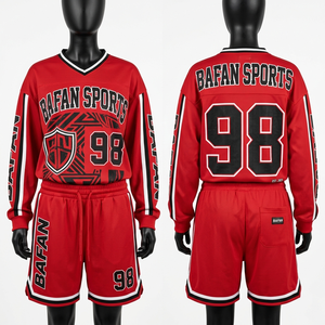 Ensemble de football en tissu mesh de haute qualité, rouge et noir, avec logo imprimé et brodé sur les panneaux latéraux, tenue d'équipe personnalisée pour femmes. - Product Image 1