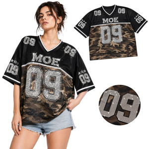 เสื้อฟุตบอลอเมริกันคอวี แบรนด์ Camo Custom ประดับคริสตัลและเพชรเทียม สำหรับทีมหญิง ผ้าโพลีเอสเตอร์ตาข่าย 220GSM รับผลิตแบบ OEM เสื้อยืดฟุตบอล - Product Image 1