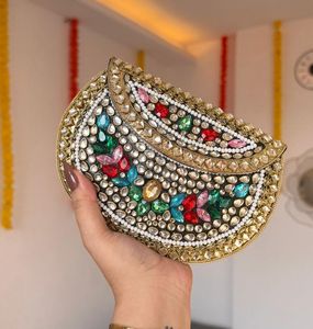 Nouveau Sac de Soirée de Luxe Plaqué Or, Pochette Indienne en Pierres Kundan, Sac de Mariée Ethnique Orné - Product Image 5