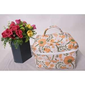 Grande trousse de maquillage matelassée en coton faite à la main, imprimé floral, organiseur de cosmétiques, trousse de toilette de voyage, sac de rangement à fermeture éclair - Product Image 2