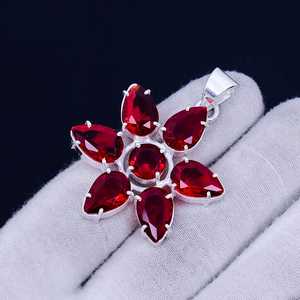 Pendentif Fleur Grenat Rouge Bohème en Argent Sterling, Collier Fait Main avec Pierre Précieuse pour Femme, Vente en Gros - Product Image 3