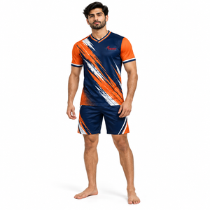 Tenue de football pour entraînements, matchs et tournois en plein air – Vêtements de performance respirants pour les joueurs pendant l'entraînement - Product Image 1