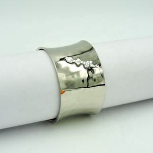 Servilletero de latón martillado Color plata Ecológico Lujoso Moderno Ajuste de mesa de fiesta Servilletero Decoración - Product Image 2