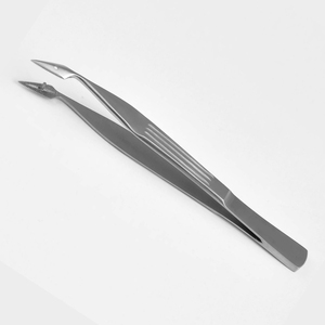 Pince à éclats manuelle de qualité supérieure pour une extraction précise des éclats - Conception ergonomique durable, certifiée CE pour usage médical - Product Image 1
