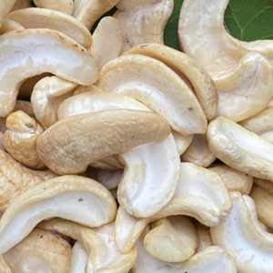 Hot Sale Raw Edible Cashew Nuts Vietnam Factory Price Santigo - Product Image 1