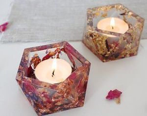 Porte-bougie en résine tendance avec un design artistique pour la décoration de table et l'amélioration de l'intérieur - Product Image 2