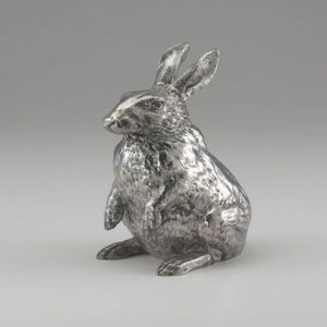 Sculpture de lapin en aluminium coulé, élégante statue de lapin assis en métal, décoration pour intérieurs élégants. - Product Image 4