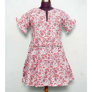 Robes d'été pour femmes, style unique, longueur courte, en coton doux et lisse de qualité supérieure, à manches courtes. - Product Image 1