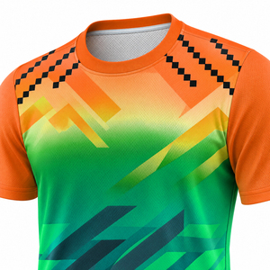Ensemble d'uniformes de football pour hommes, personnalisés, respirants, de qualité supérieure, légers, en polyester 100 %, avec design imprimé par transfert thermique, pour clubs - Product Image 3