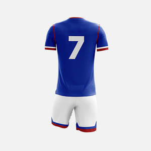 Tenues de football personnalisées de qualité supérieure pour hommes – Ensemble de vêtements de football en gros avec découpe automatisée et impression par transfert thermique - Product Image 5