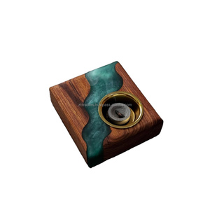 Elegante Quemador de Incienso Árabe de Resina Epoxi y Madera para Fragancia de Oud y Ambiente Artístico en el Hogar - Product Image 6