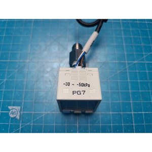 Capteur de pression numérique SUNX DP-101, utilisé comme pièce détachée pour équipement semi-conducteur d'occasion - Product Image 2