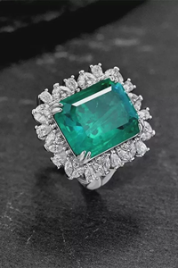 Anillo de Compromiso de Oro Blanco de 14K con Diamante Verde Esmeralda Creado en Laboratorio, Estilo Art Deco, 4Ct - Product Image 1