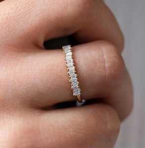 Anillo Zig Zag con Moissanita Brillante Corte Baguette, Bañado en Rodio, Plata 925 Original, Regalo de Cumpleaños para Pareja - Product Image 2