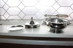 Antique Silverplate Round Butter Cheese Dish with Knife EG Webster Grape Pattern - Product Image 6