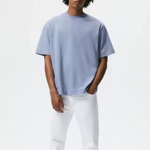 T-shirt pour homme en tissu peigné 100 % coton de haute qualité, avec logo personnalisé, coupe oversize, épaules tombantes, col rond côtelé et anti-boulochage - Product Image 1