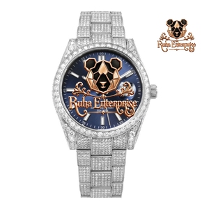 Montre en quartz moderne avec détails en pierre, boîtier en acier inoxydable raffiné et bracelet métallique intégré. - Product Image 3