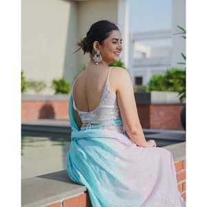 Sari de mariage élégant et raffiné pour femmes, sari de créateur stylé, idéal pour la mariée, sari bleu avec manches spaghetti. - Product Image 1