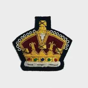 Insignia de Corona Bordada con Hilos Metálicos de Lujo Personalizada, Insignia de Blazer Bordada a Mano, Insignias de Hilos Metálicos Bordadas a Mano de Primera Calidad - Product Image 1
