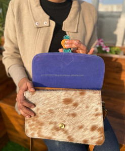 New Arrival Wholesale Embossed Cowhide Leather Crossbody <b>Bag</b> for Women High Quality Floral Design Genuine Leather <b>Shoulder</b> <b>Bags</b> - Product Image 4