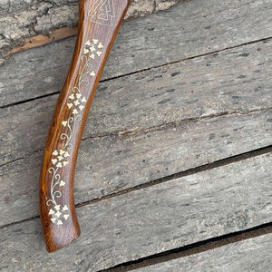 Hacha Tomahawk Industrial Hecha a Mano de Acero al Carbono, Multiusos, para Camping, Supervivencia al Aire Libre, Mango de Madera de Palisandro, Cuero, 1.5 kg - Product Image 3
