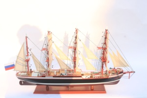 Maquette de voilier de grande taille en bois de plantation Sedov, faite à la main - Réplique historique russe de barque d'entraînement à 4 mâts à l'échelle pour la décoration de la maison ou du bureau - Product Image 2