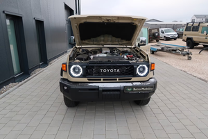 Toyota Land Cruiser GDJ79 Doble Cabina 2.8L Diésel 4x4, Camioneta Todoterreno de Alto Rendimiento con Equipamiento Completo - Product Image 5