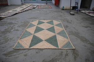 Tapis géométrique en jute rectangulaire style scandinave à poils ras écologique pour salon tissage plat beige et vert sarcelle - Product Image 4