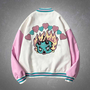Chaqueta de Invierno Personalizada MSWVJ121 con Bordado de Chenille en la Parte Delantera y Trasera, Mangas Rosa Bebé, Cuello Alto de Lana Blanca y Cierre con Botones de Cuerno - Product Image 2