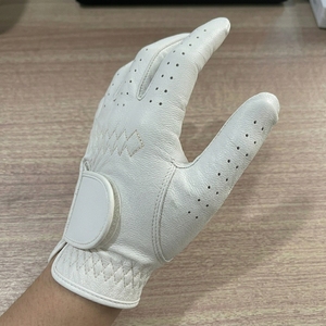 Gant de golf en cuir Cabretta de qualité supérieure OEM, respirant, adhérence douce, ajustement performant, fournisseur d'accessoires de golf personnalisés sous marque privée - Product Image 5