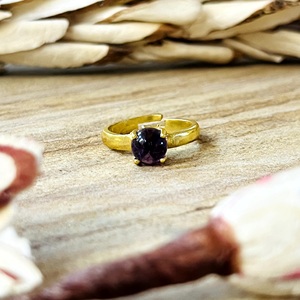 Anillos de Latón Minimalistas con Amatista, Anillos Boho de Latón para Mujer, Chapados en Oro de 18k, Anillos Delicados con Solitario para Venta al por Mayor/OEM/ODM - Product Image 1
