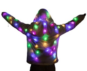 เสื้อแจ็คเก็ตขนแกะมีฮู้ดเรืองแสงหลากสีพร้อมไฟ LED ลายโลโก้ด้านหน้า เหมาะสำหรับงานปาร์ตี้ เทศกาล หรือเป็นของขวัญวันวาเลนไทน์ - Product Image 2