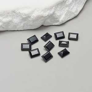 Spinelle noire naturelle rectangulaire facettée, petite taille, pierre précieuse en vrac, taille émeraude, pour la vente en gros de bijoux - Product Image 1