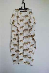 Kaftán indio hecho a mano con estampado de tigre, ligero, de algodón, para la playa, cómodo para usar en el resort. - Product Image 3