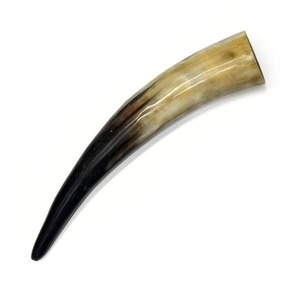 Cuerno de Bebedero Hecho a Mano de Cuerno de Búfalo Pulido Impermeable, Diseño Celta, Forma Natural, Imitación Antigua, Arte Coleccionable de Madera - Product Image 3