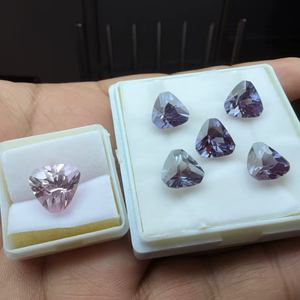 Alexandrite cultivée en laboratoire et saphir rose cultivé en laboratoire, facettés, 5 pièces, taille triligne, 2 boîtes (Alexandrite 21,65 carats et saphir rose 8,30 carats) - Product Image 1