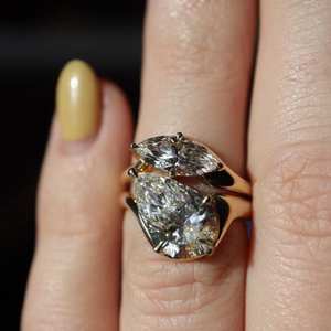Precioso Anillo Toi Et Moi con Diamante Cultivado en Laboratorio de 3.01CT Corte Pera y 1.01CT Corte Marquise, Oro Sólido de 14K Premium, Joyería para Propuesta de Matrimonio - Product Image 3
