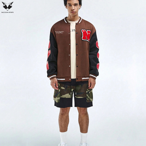 Chaqueta Varsity Vintage Marrón para Hombre, Chaqueta Bomber con Mangas Negras y Bordado de Letras, Chaqueta de Béisbol Casual de Dos Tonos - Product Image 5